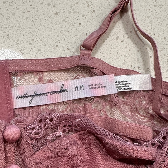 Urban Outfitters Out From Under Lace Babydoll Chemise in Dusty Pink - Picture 4 of 5